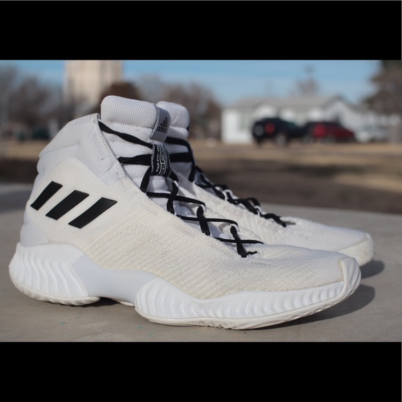 Adidas bounce Basketball shoes 2018 - Picture 1 of 4